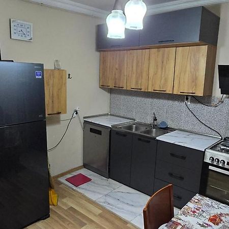 Apartment Zurabi Батуми Екстериор снимка