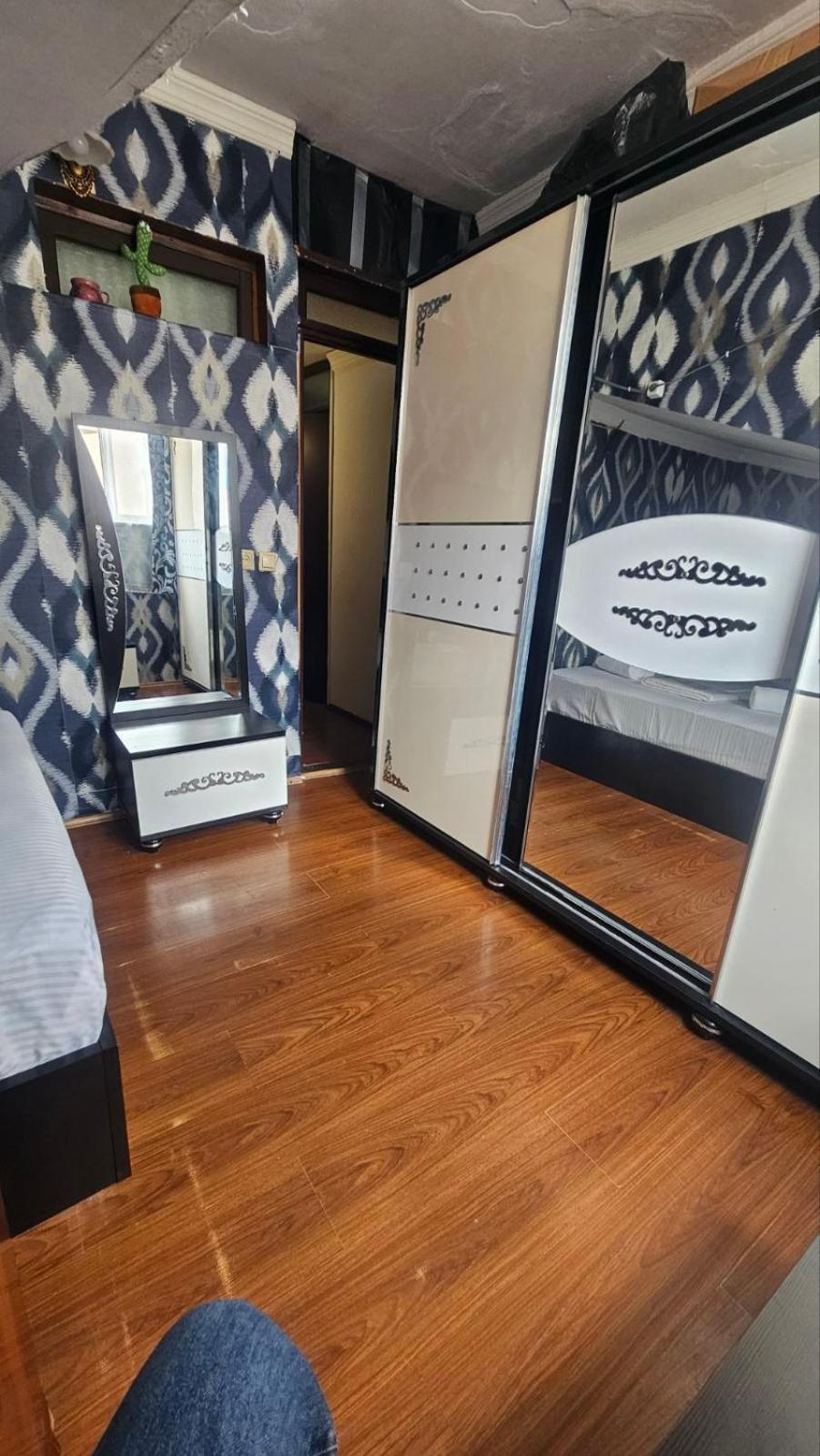 Apartment Zurabi Батуми Стая снимка